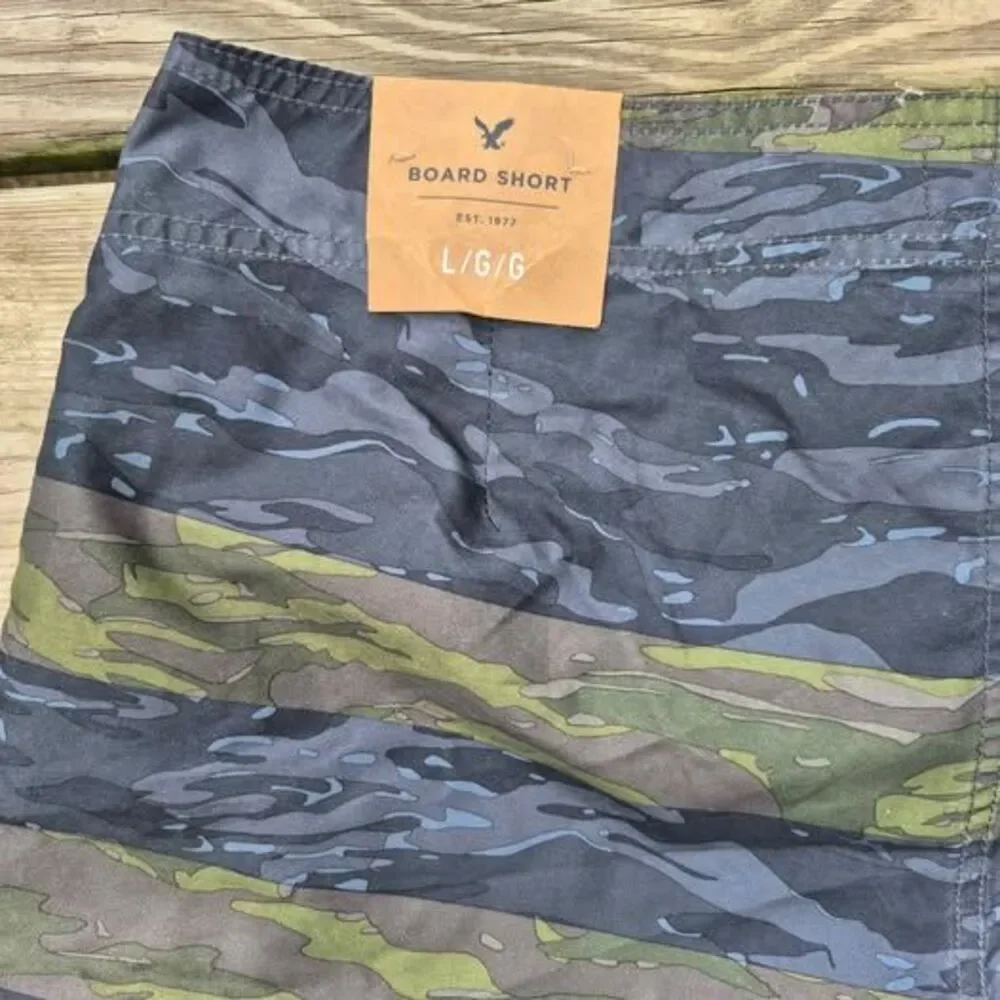 American Eagle Men's Board Shorts - Large - New with Tags